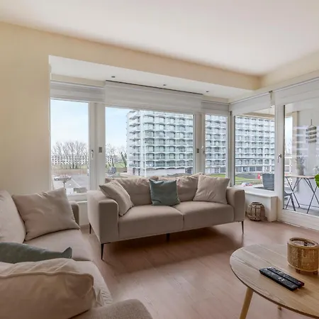 Beautiful Spacious 100m From The With 2 Terraces & Private Garage Box Ostend